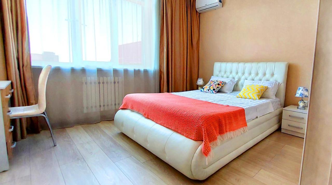 White Apartment With Panoramic View In The Center Bişkek Dış mekan fotoğraf